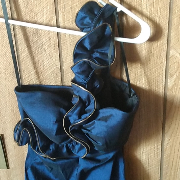 Dress - Picture 2 of 6